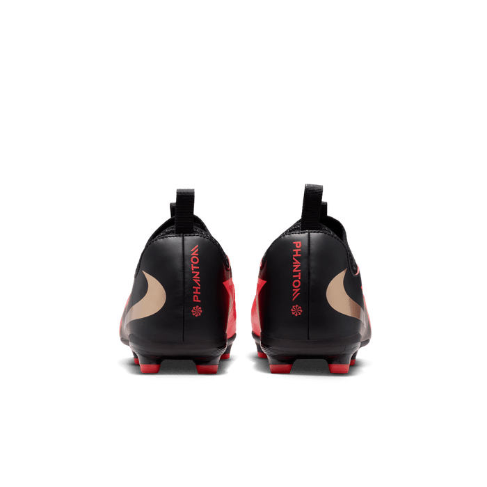 Nike Jr. Phantom 6 Low Academy FG/MG junior football boot in bright crimson, blur and black - heel view
