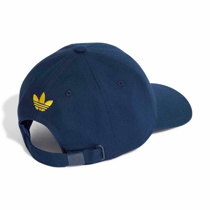 Arsenal dad cap in navy and yellow with embroidered club crest